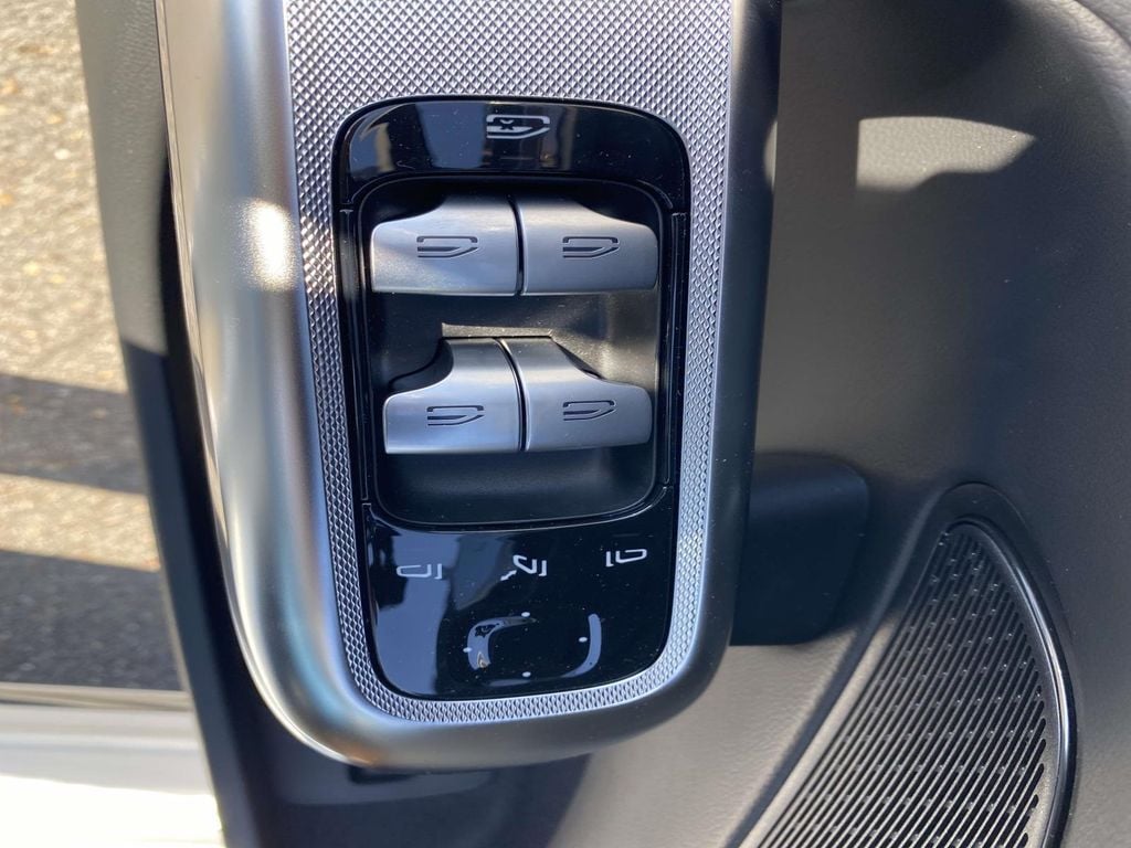 2026 Mercedes-Benz E-Class E350 - Photo 12