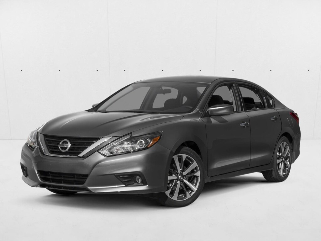 Used 2017 Nissan Altima 2.5 SR Sedan