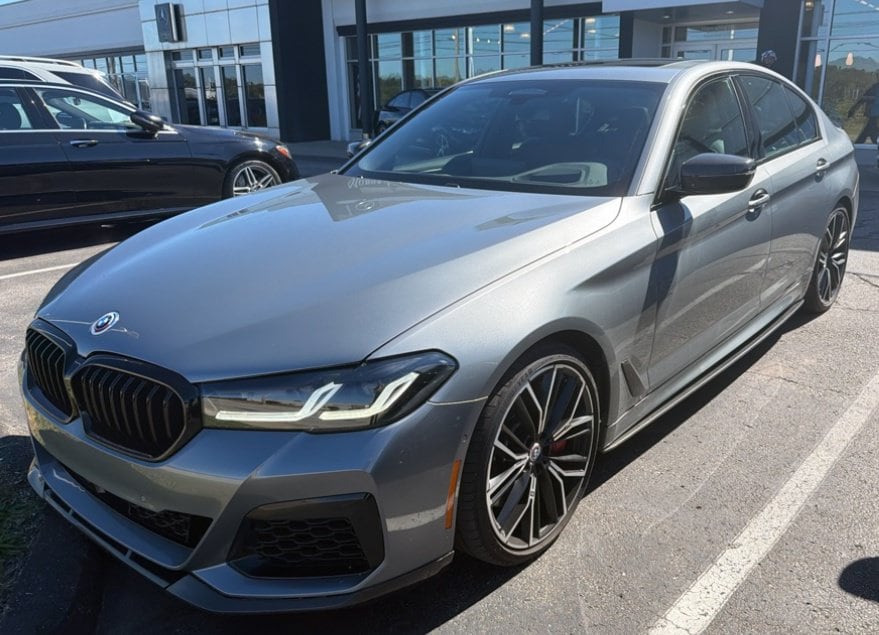 2023 BMW 5 Series M550i