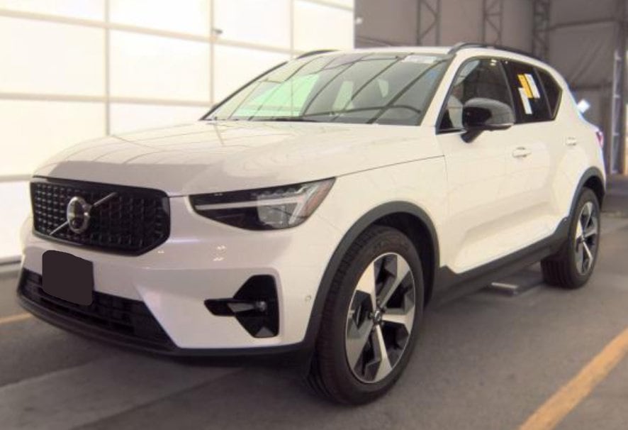 2026 Volvo XC40 Plus