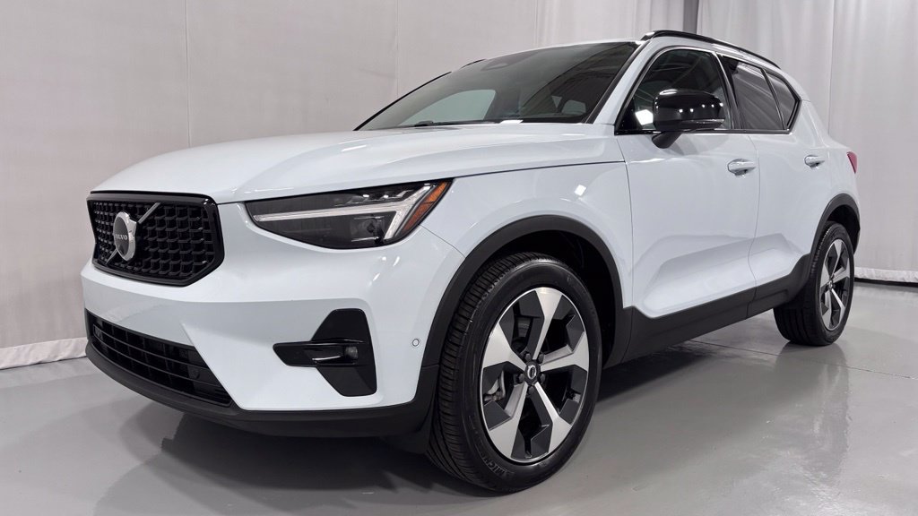 2026 Volvo XC40 Plus