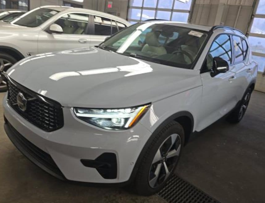 2026 Volvo XC40 Plus