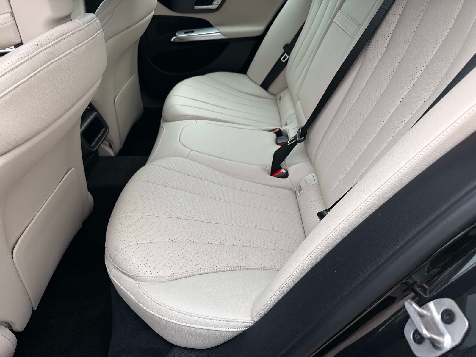 2026 Mercedes-Benz E-Class E350 - Photo 12