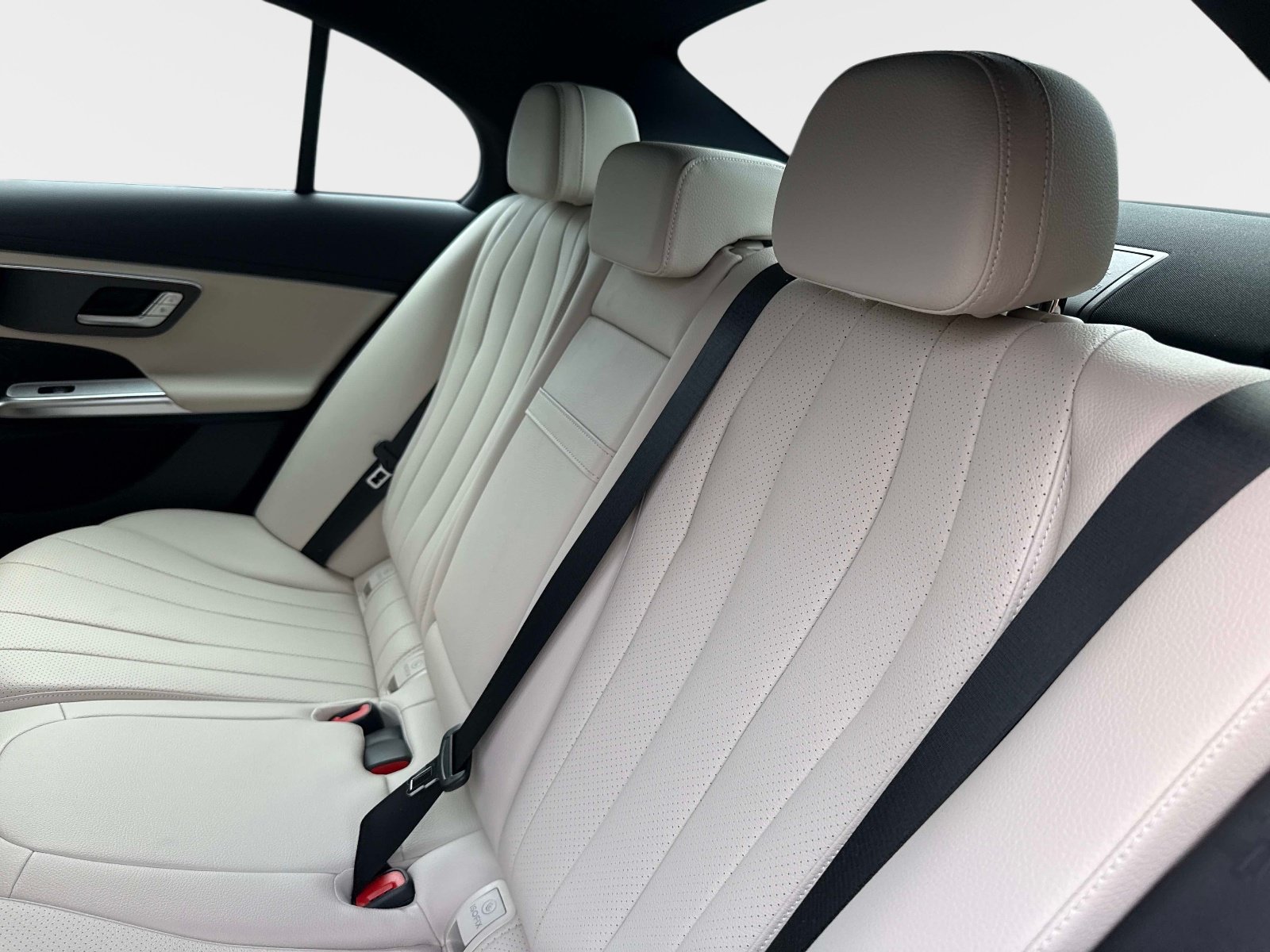2026 Mercedes-Benz E-Class E350 - Photo 13