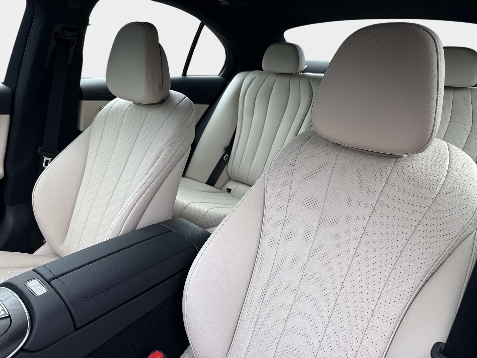 2026 Mercedes-Benz E-Class E350 - Photo 19