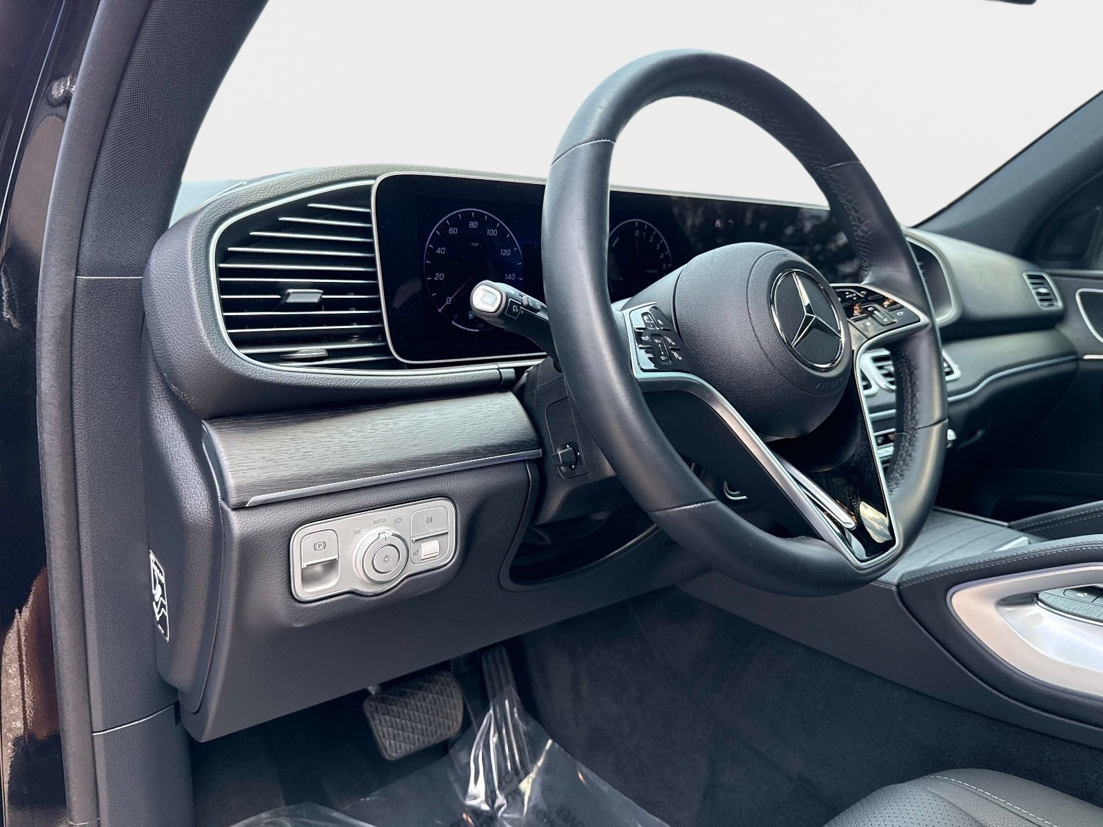 2025 Mercedes-Benz GLE GLE450E - Photo 18