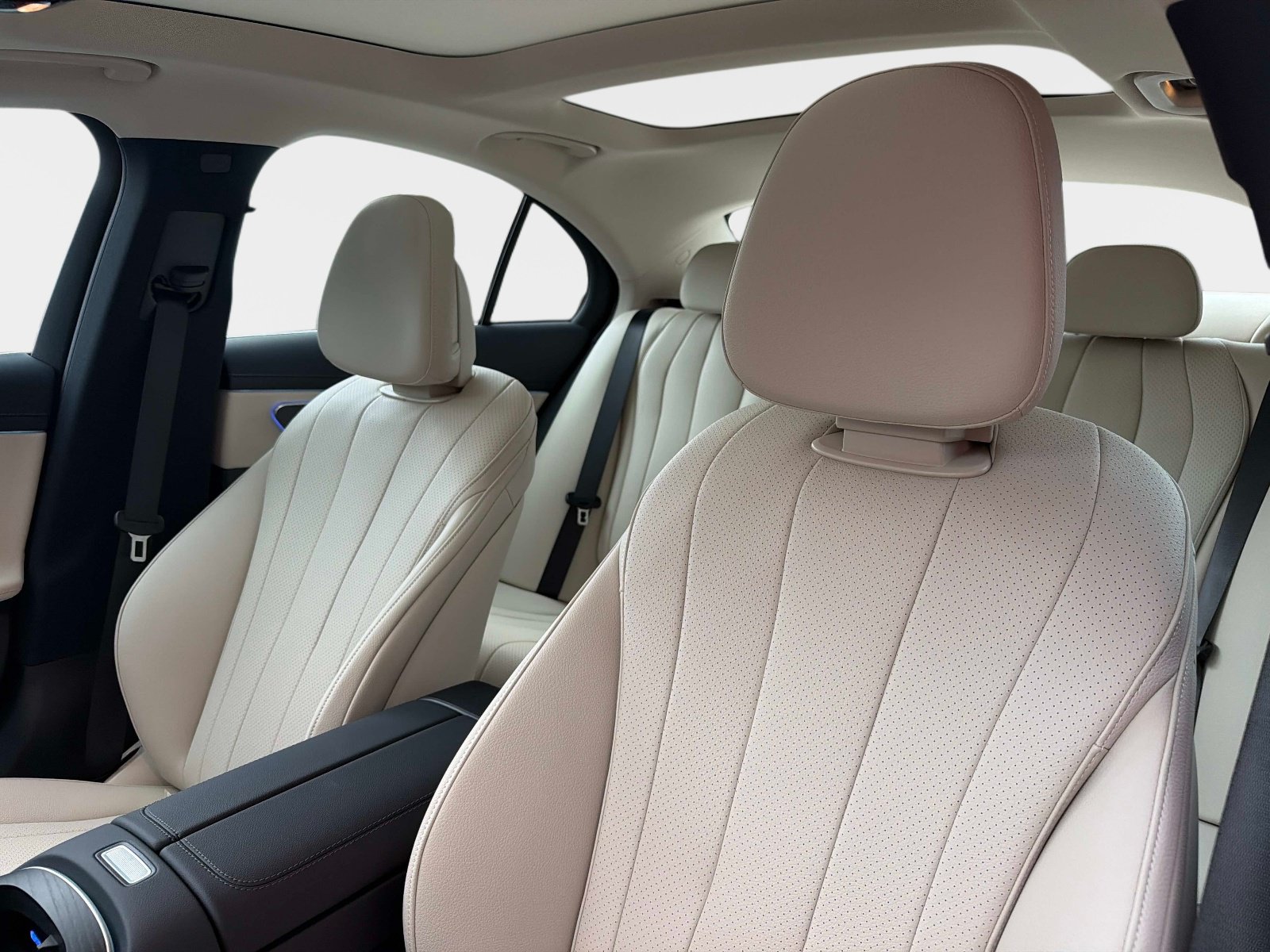 2026 Mercedes-Benz E-Class E350 - Photo 19