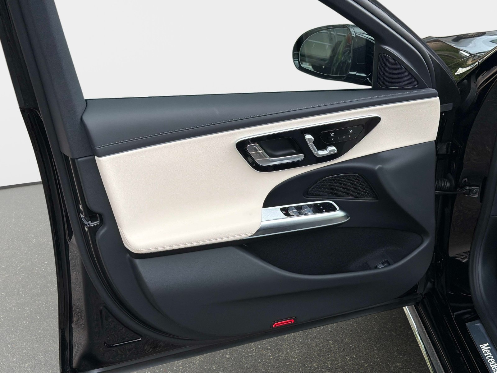2026 Mercedes-Benz E-Class E350 - Photo 16