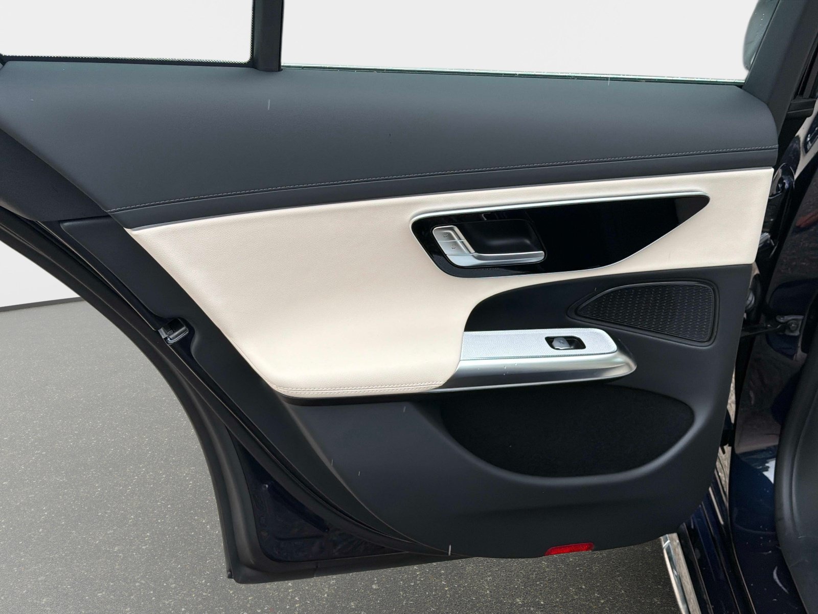 2026 Mercedes-Benz E-Class E350 - Photo 12