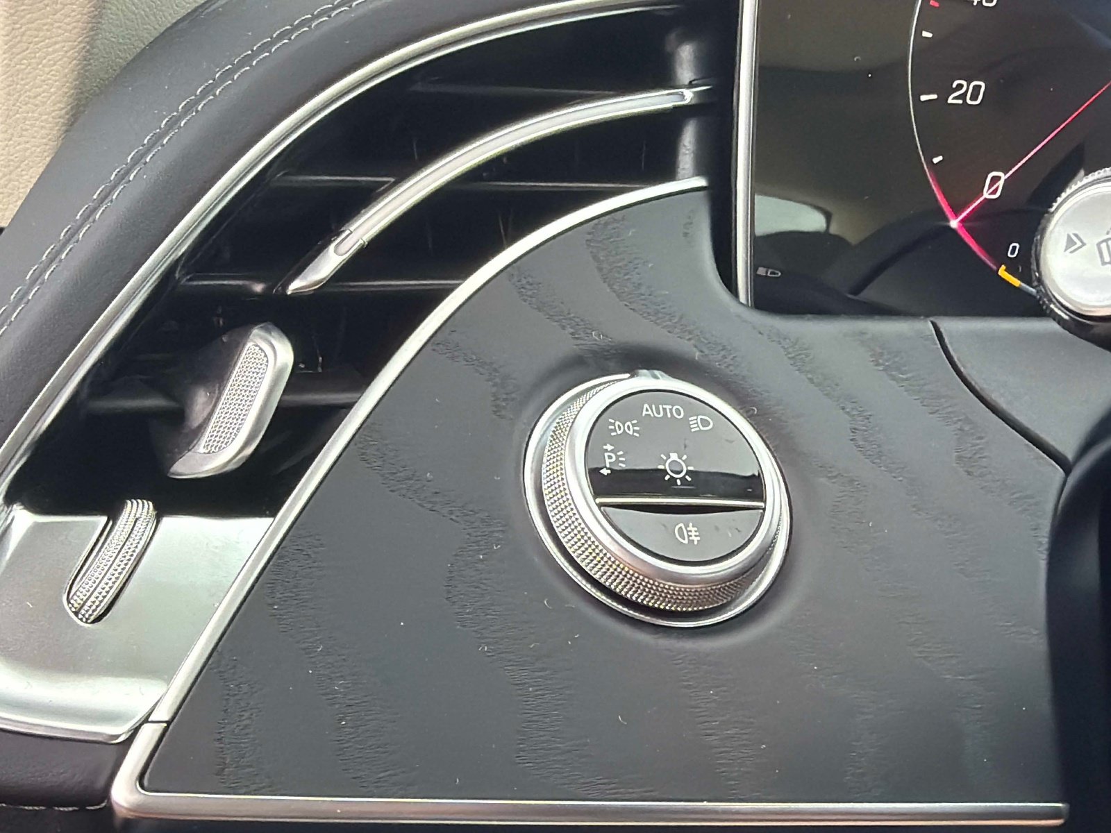 2026 Mercedes-Benz E-Class E350 - Photo 28