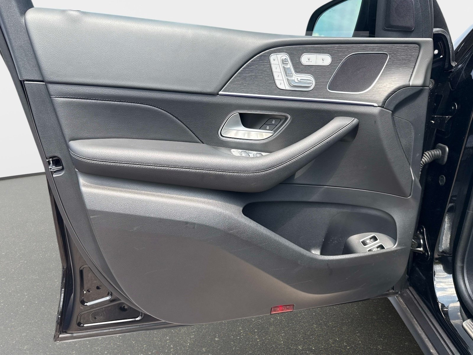 2025 Mercedes-Benz GLE GLE450E - Photo 15