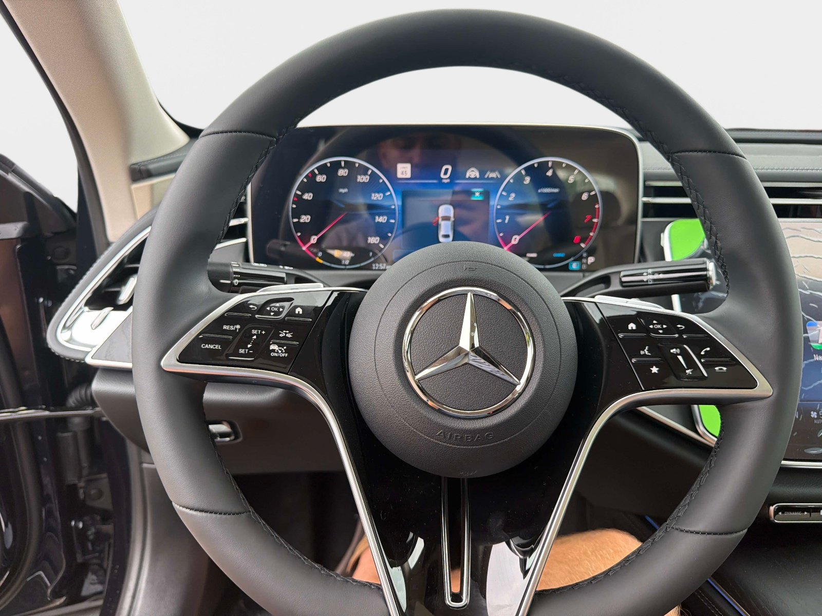 2026 Mercedes-Benz E-Class E350 - Photo 24