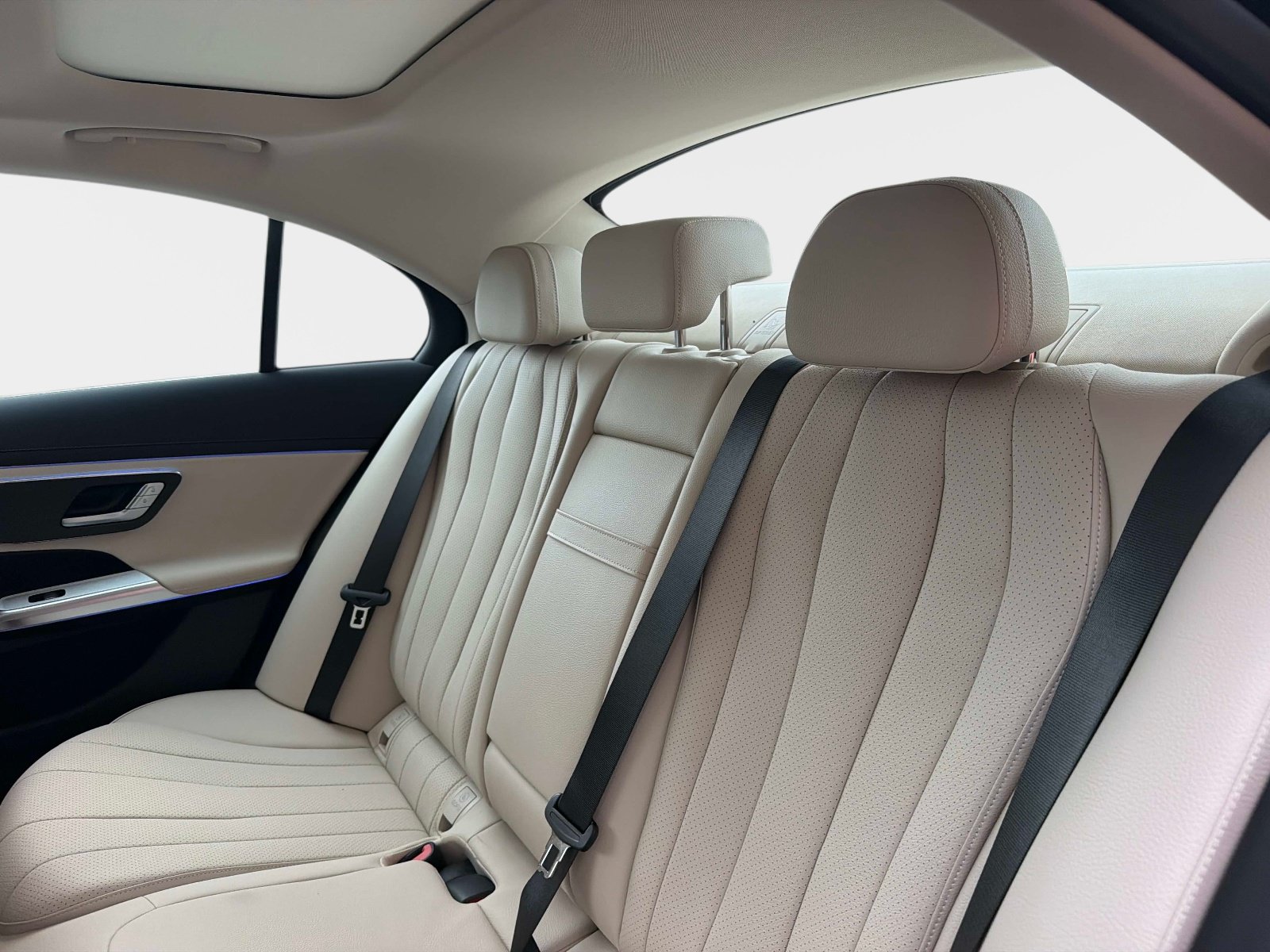 2026 Mercedes-Benz E-Class E350 - Photo 14