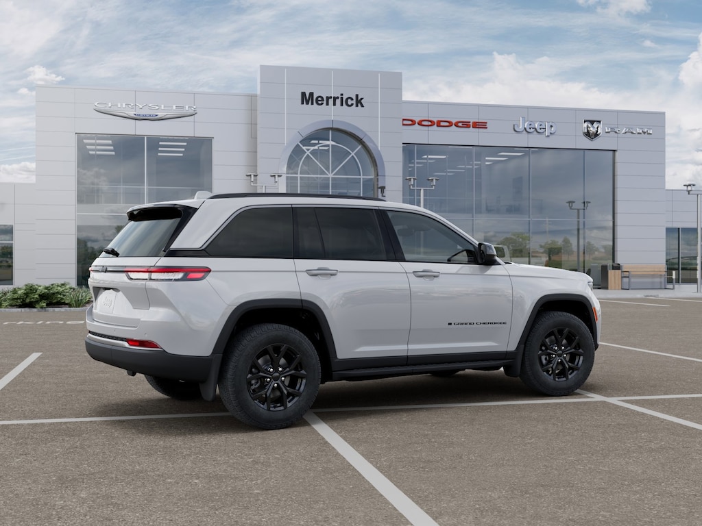 New 2026 Jeep Grand Cherokee Laredo Sport Utility