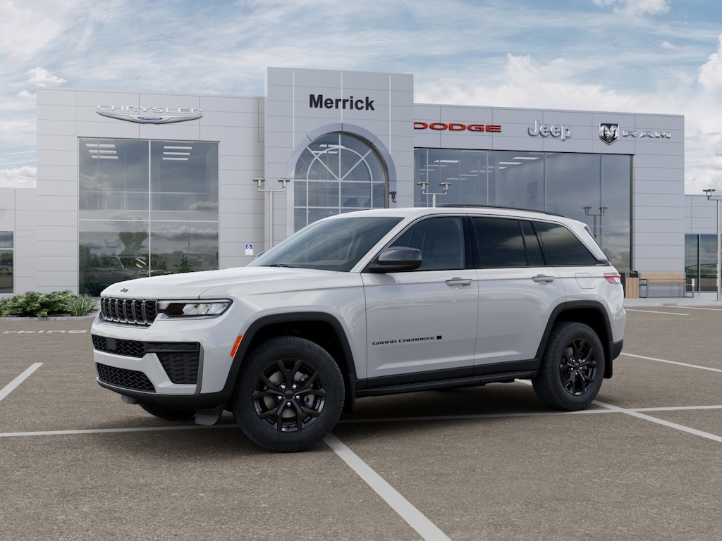 New 2026 Jeep Grand Cherokee Laredo Sport Utility