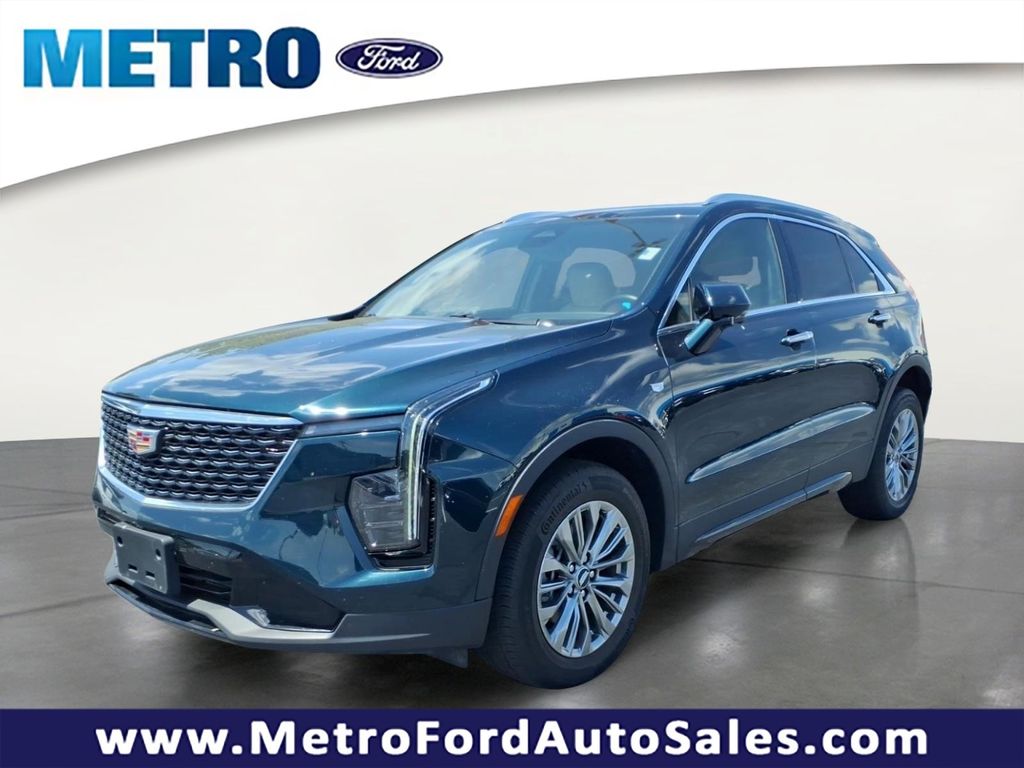 2025 Cadillac XT4 Premium Luxury
