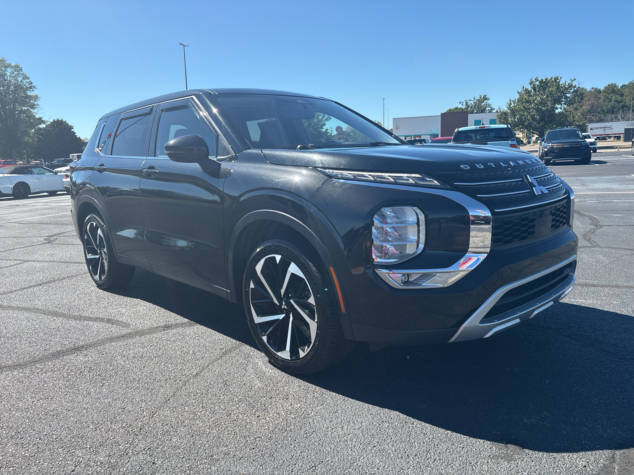 Used 2024 Mitsubishi Outlander SE Sport Utility