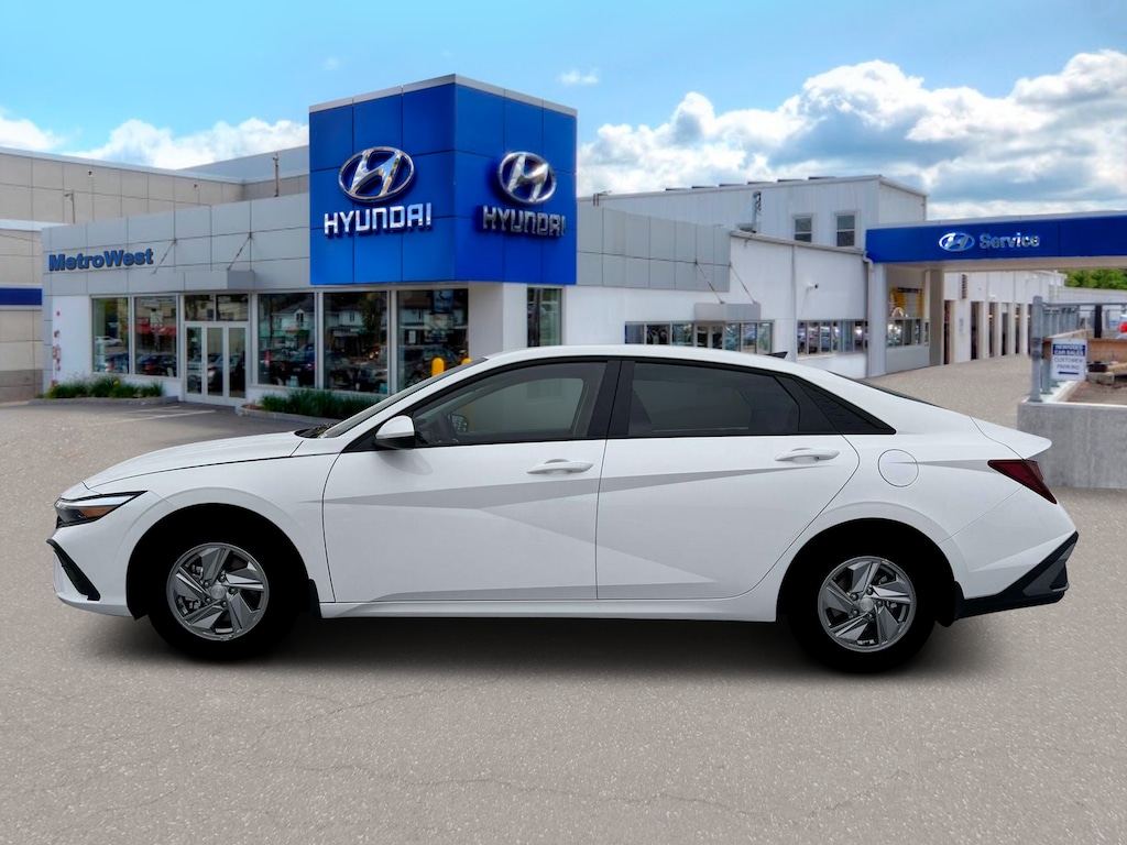 New 2026 Hyundai Elantra SE Sedan