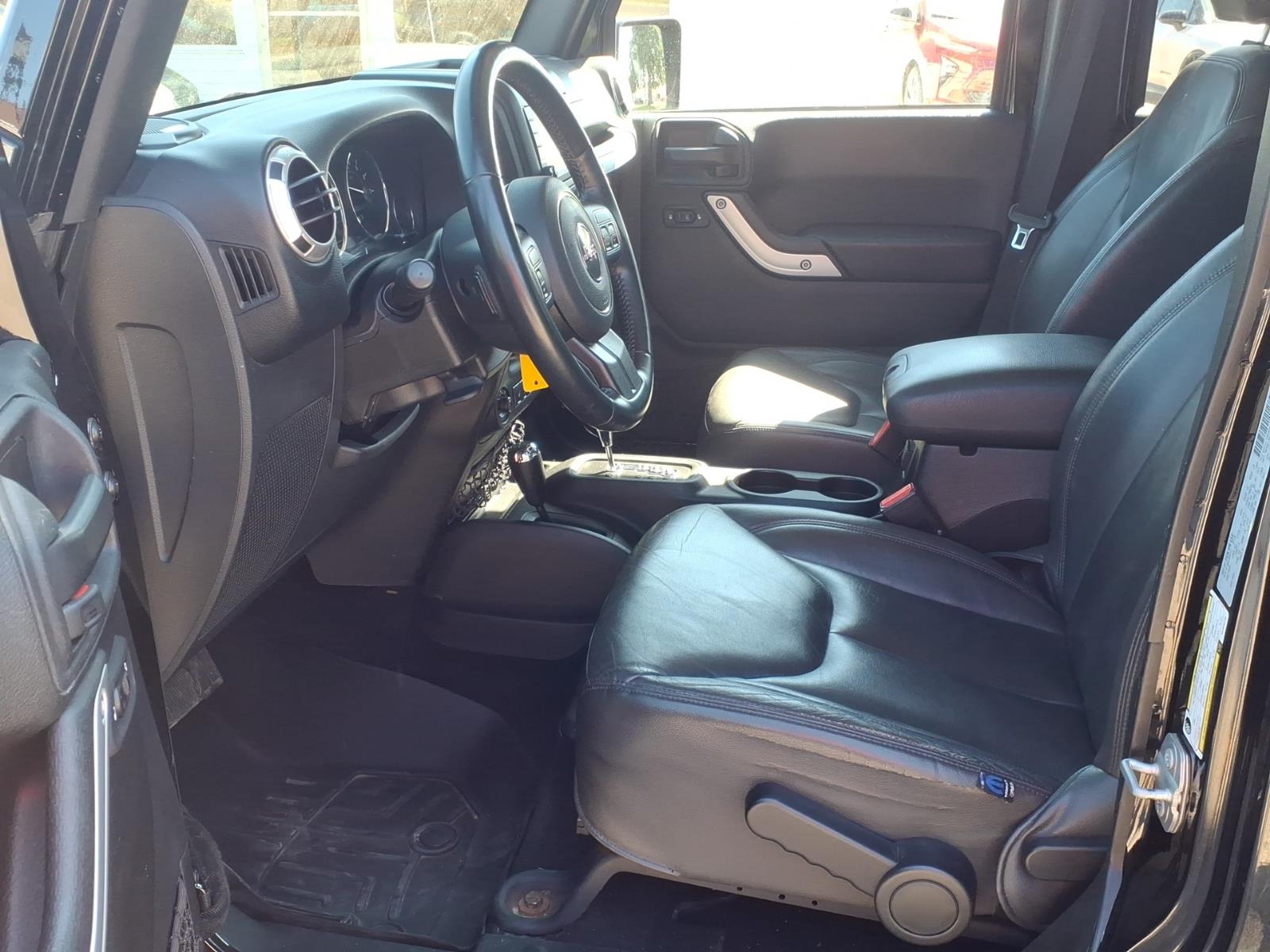2016 Jeep Wrangler Unlimited Sahara - Photo 7