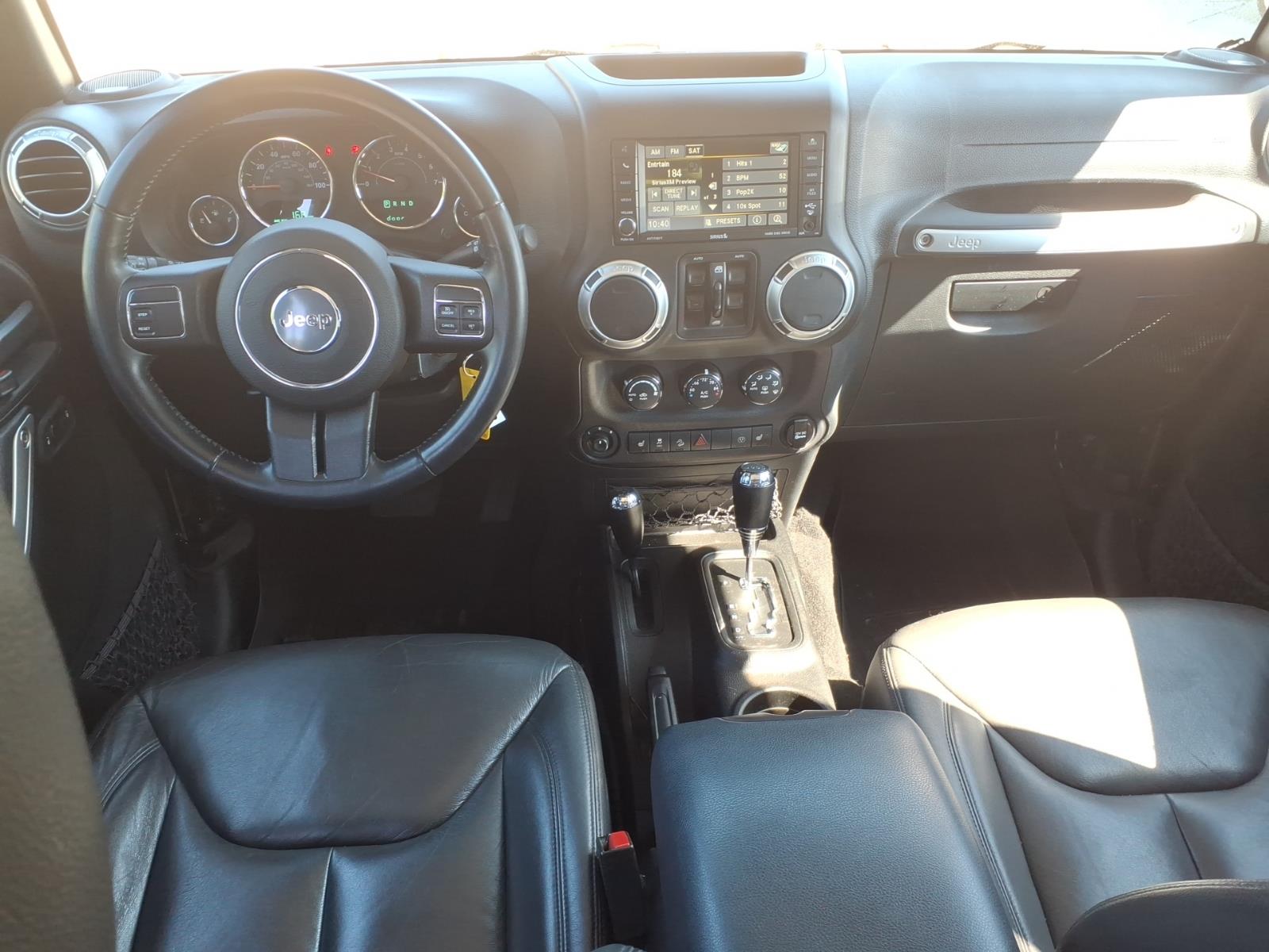 2016 Jeep Wrangler Unlimited Sahara - Photo 6