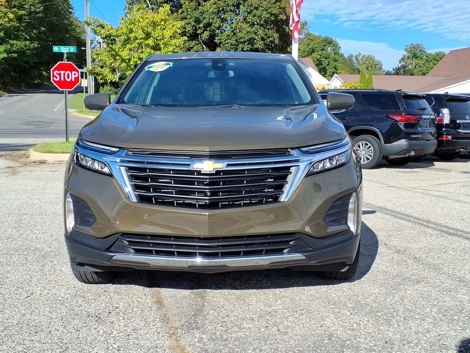 2024 Chevrolet Equinox LT - Photo 2