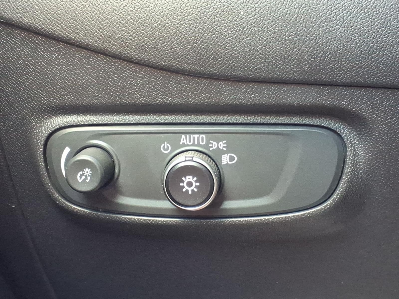 2024 Chevrolet Equinox LT - Photo 25