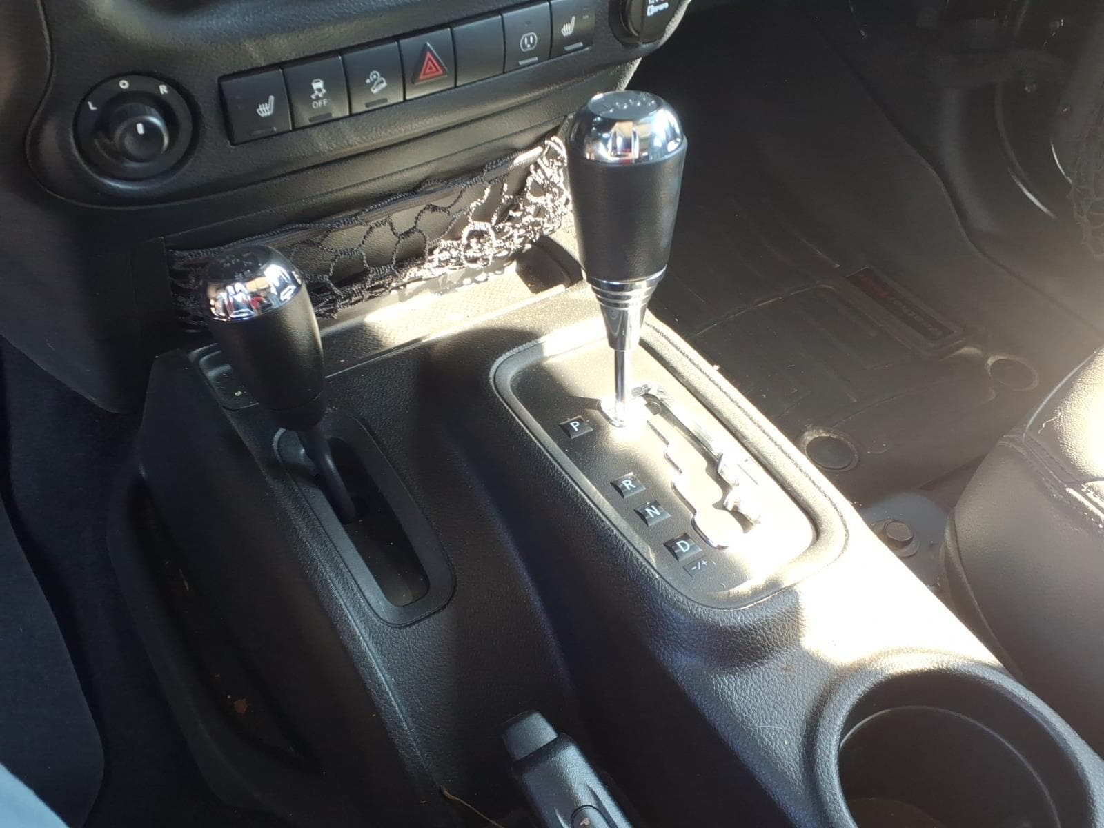 2016 Jeep Wrangler Unlimited Sahara - Photo 18