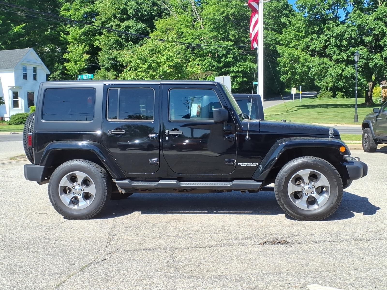 2016 Jeep Wrangler Unlimited Sahara - Photo 13