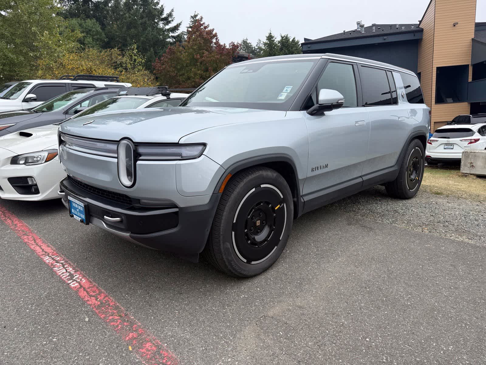 2025 Rivian R1S Adventure