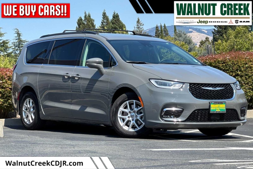 Used 2022 Chrysler Pacifica Touring L Van