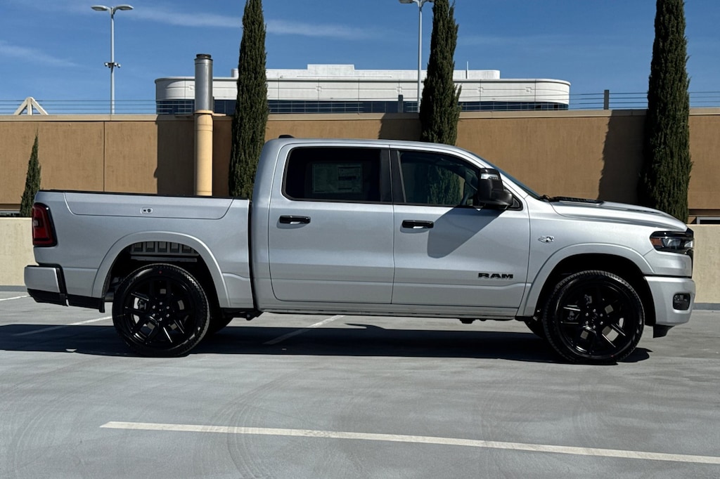 New 2026 Ram 1500 LARAMIE CREW CAB 4X4 5'7 BOX Pickup