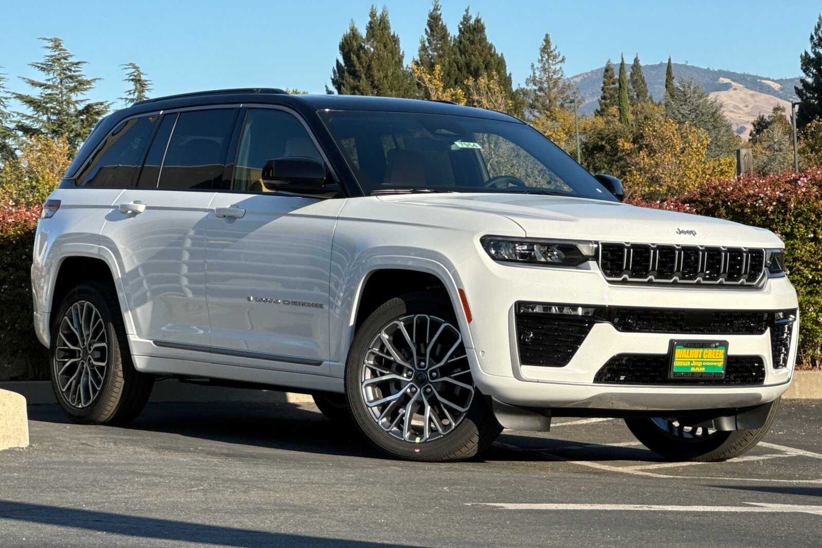 New 2027 Jeep Grand Cherokee SUMMIT 4X4 Sport Utility
