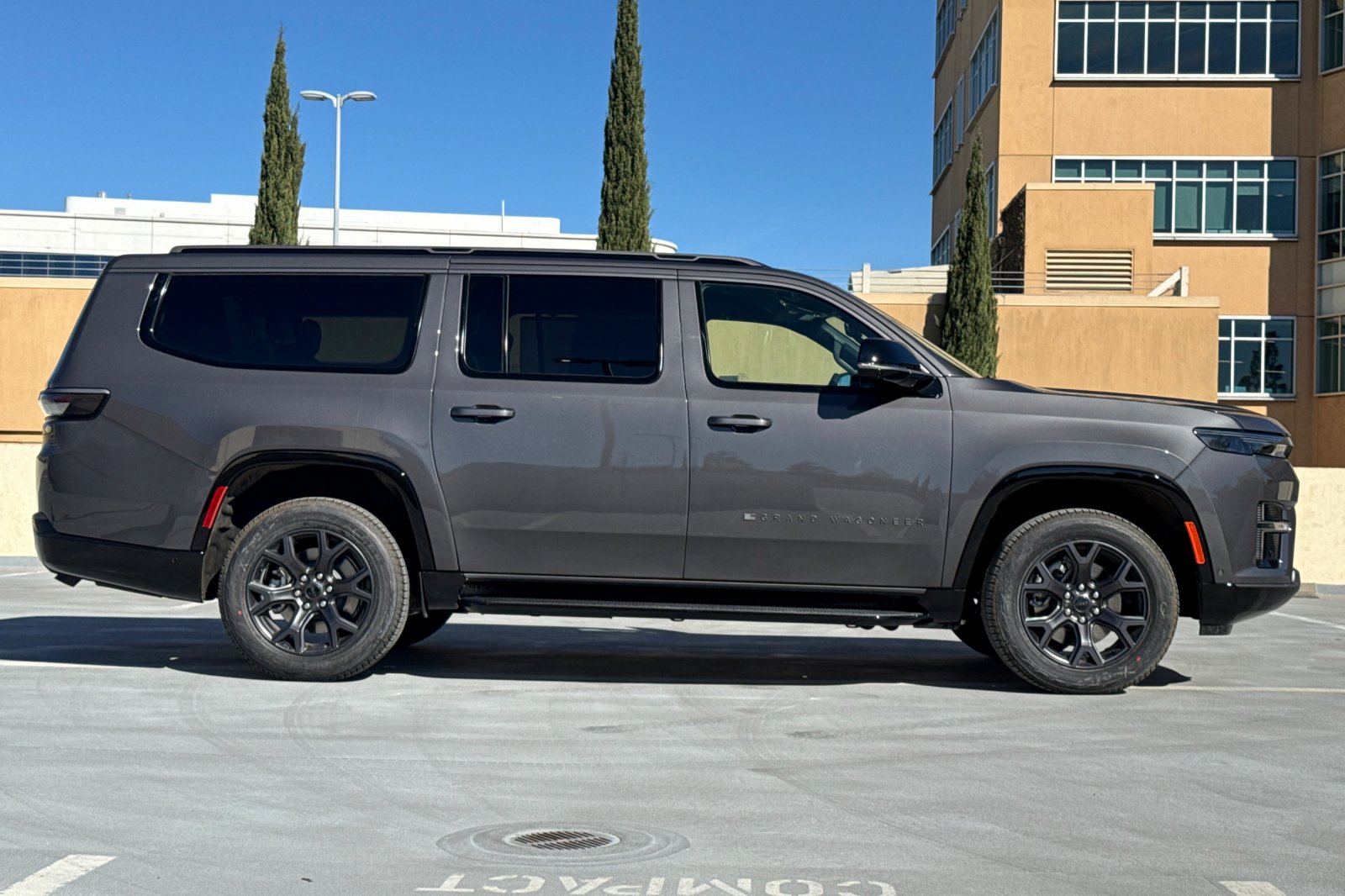 New 2026 Jeep Grand Wagoneer L LIMITED ALTITUDE 4X4 Sport Utility