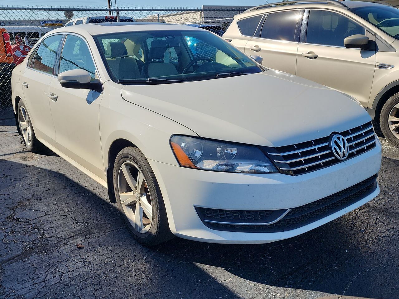 Used 2014 Volkswagen Passat SE SEDAN