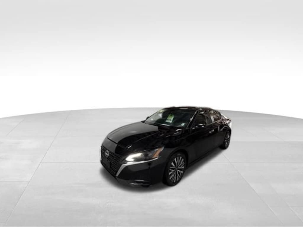 Used 2024 Nissan Altima 2.5 SV Sedan
