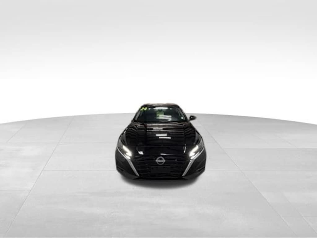 Used 2024 Nissan Altima 2.5 SV Sedan