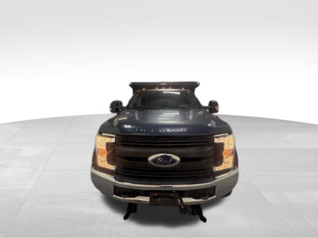Used 2018 Ford F-550SD XL Chassis