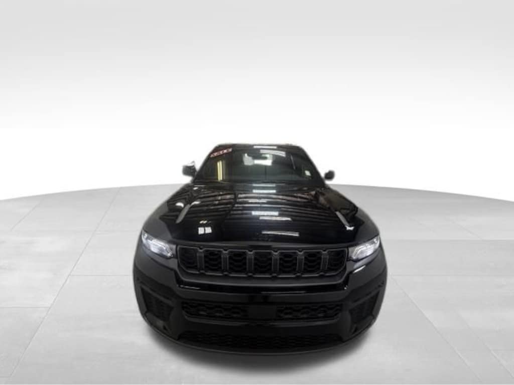 New 2027 Jeep Grand Cherokee Laredo Altitude Sport Utility