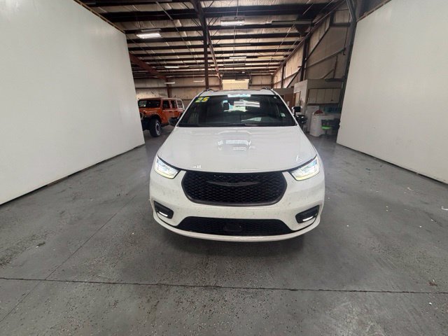 Used 2025 Chrysler Pacifica Limited Van Passenger Van
