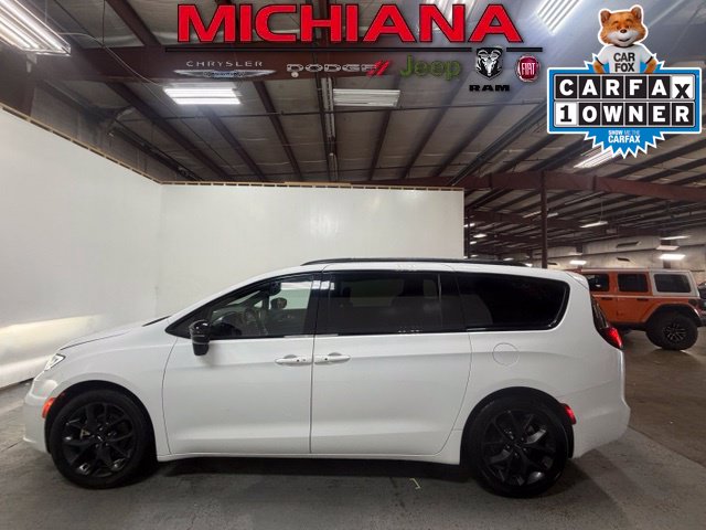 Used 2025 Chrysler Pacifica Limited Van Passenger Van