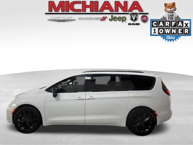  Chrysler Pacifica