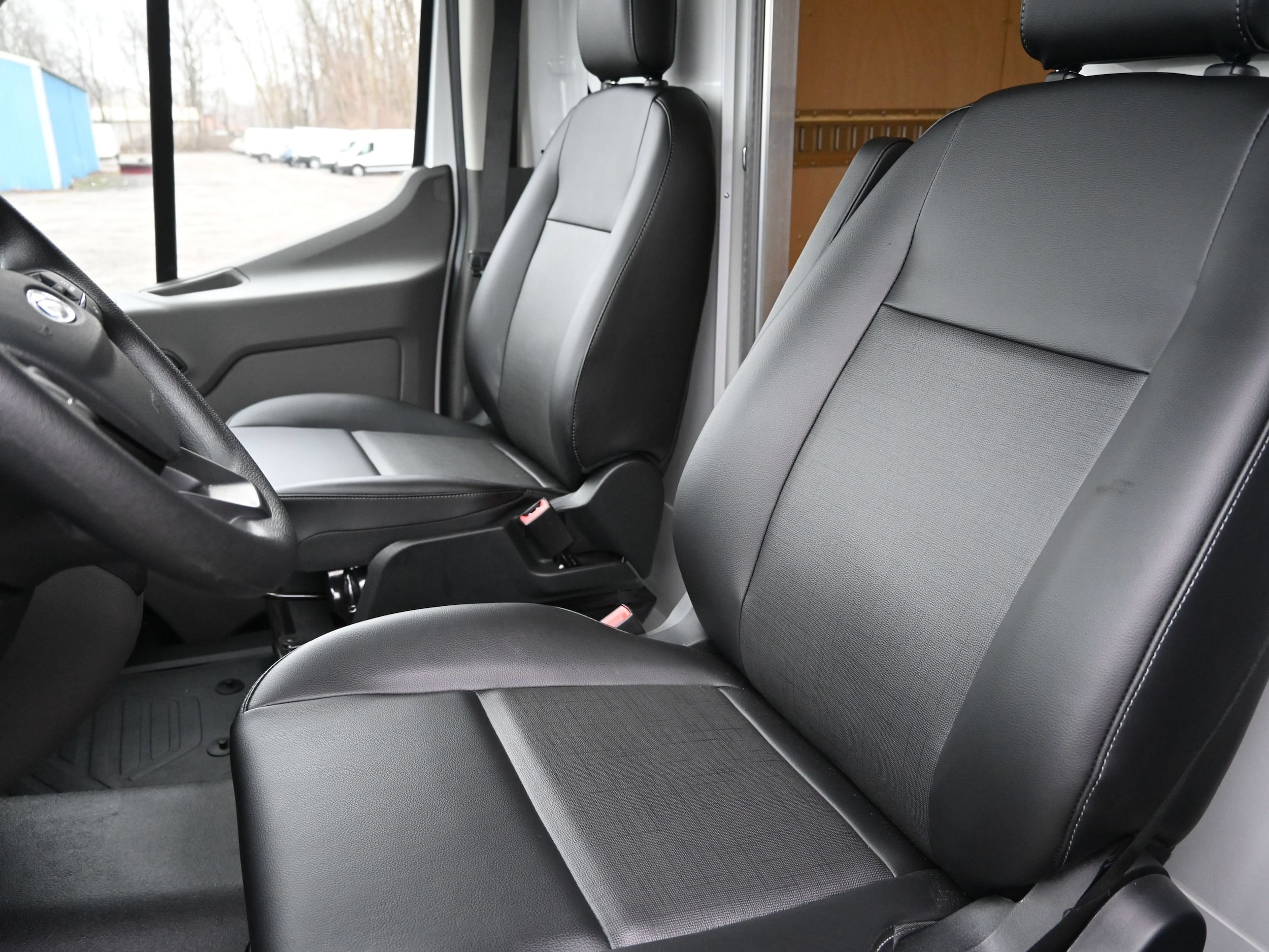 2025 Ford Transit Cutaway Base - Photo 7