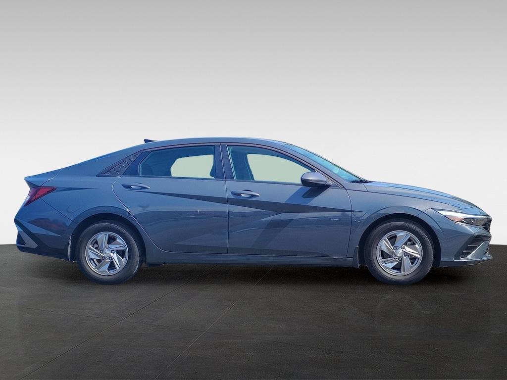 Certified 2025 Hyundai Elantra SE Sedan