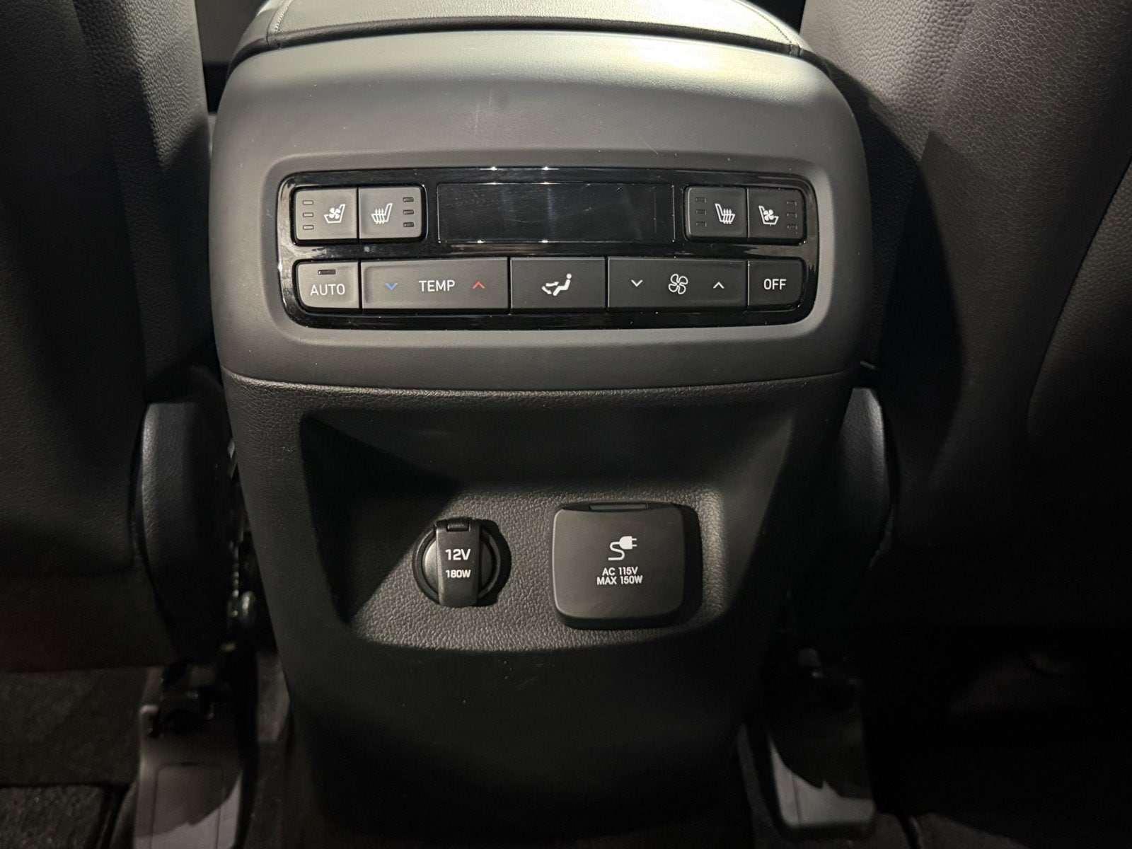 2023 Hyundai Palisade Limited - Photo 30