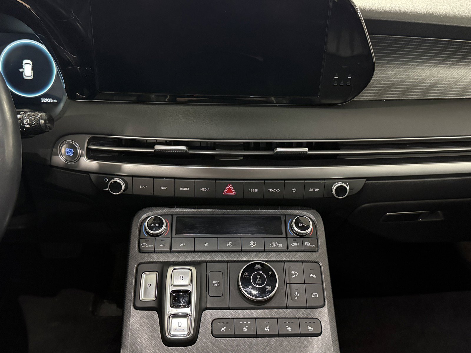 2023 Hyundai Palisade Limited - Photo 12