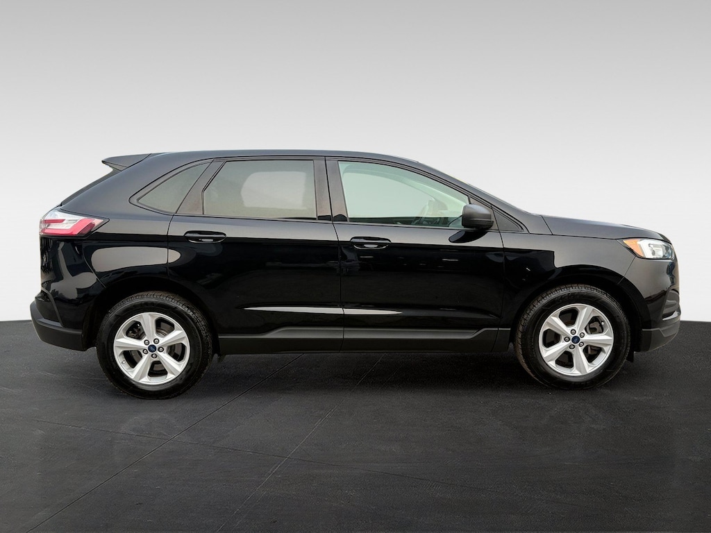 Used 2022 Ford Edge SE SUV