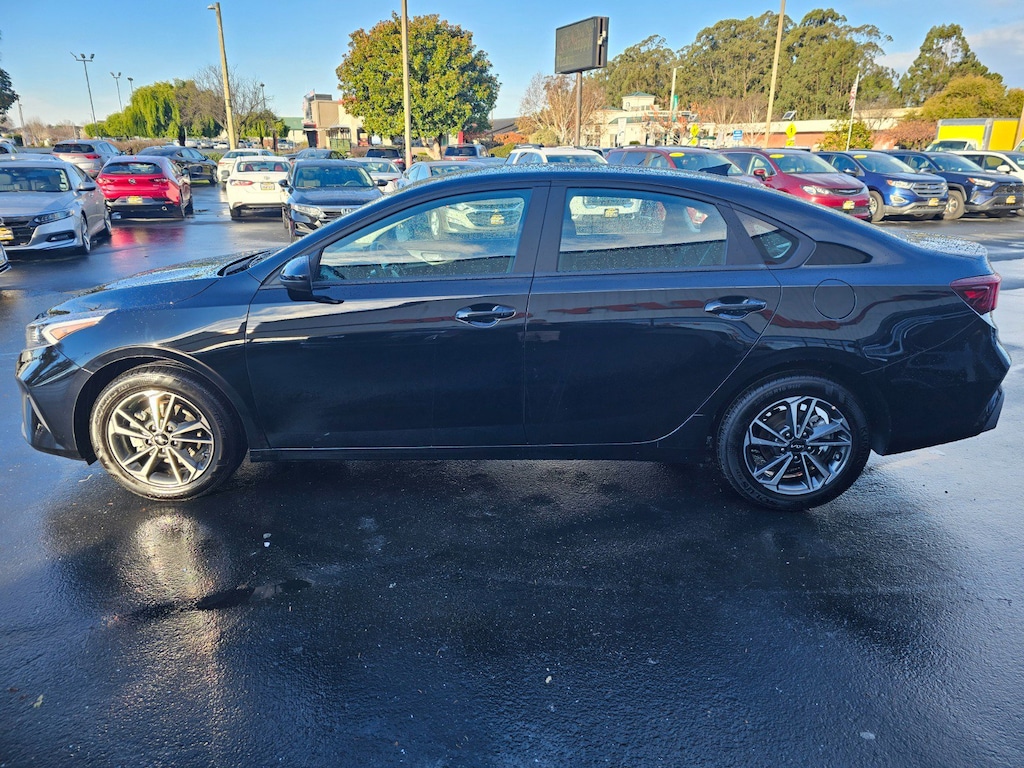 Used 2023 Kia Forte LXS Sedan
