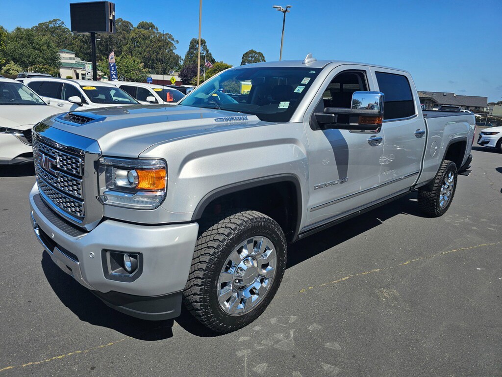 Used 2019 GMC Sierra 2500HD Denali Truck Crew Cab