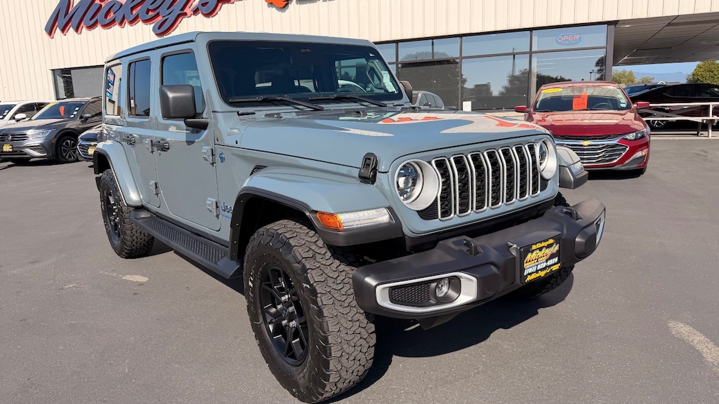 Used 2025 Jeep Wrangler 4xe Sahara SUV
