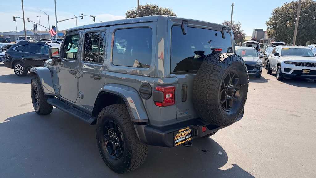 Used 2025 Jeep Wrangler 4xe Sahara SUV